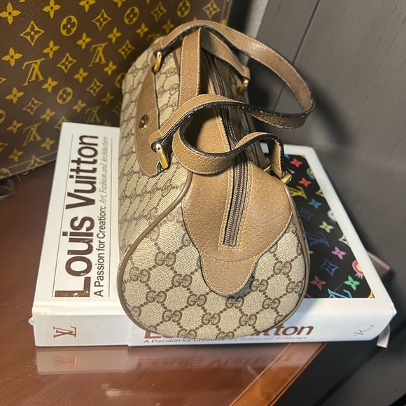 GUCCI - Picture 3 of 11